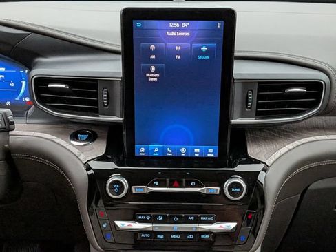 Certified 2023 Ford Explorer Platinum w/ Technology Package AWD/4WD image 29