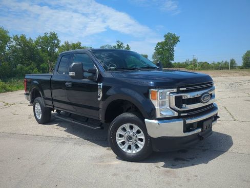 Certified 2022 Ford F350 XLT w/ Camper Package AWD/4WD image 2