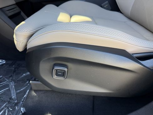 Used 2025 Volvo EX90 Ultra AWD/4WD image 31