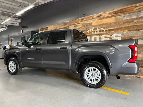 Used 2024 Toyota Tundra SR5 w/ SR5 Convenience Package AWD/4WD image 17