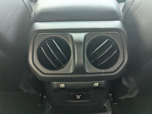 Used 2021 Jeep Wrangler Unlimited Rubicon w/ Xtreme Recon 35" Tire Package AWD/4WD image 19