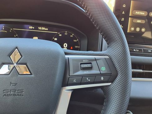 Used 2026 Mitsubishi Outlander SE AWD/4WD image 16