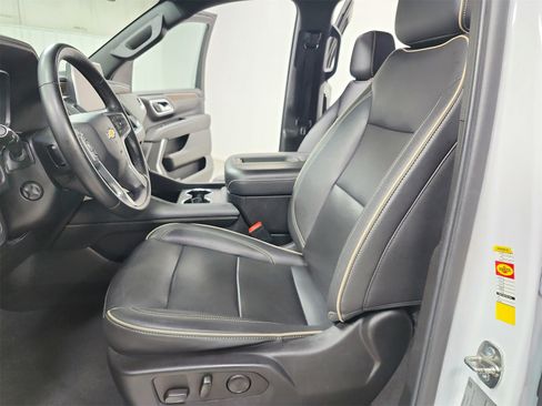 Used 2023 Chevrolet Suburban Premier image 19