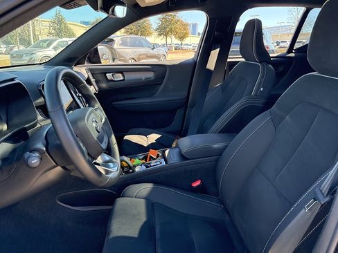 Certified 2025 Volvo XC40 B5 Plus image 14
