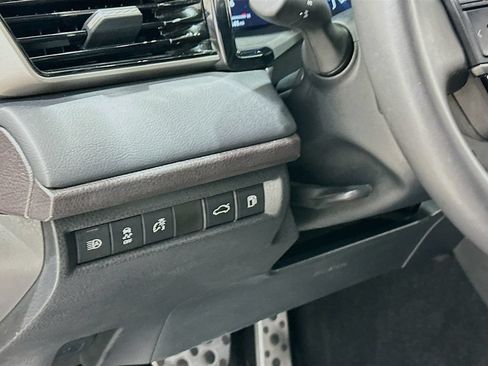 Used 2025 Toyota Camry LE FWD image 10