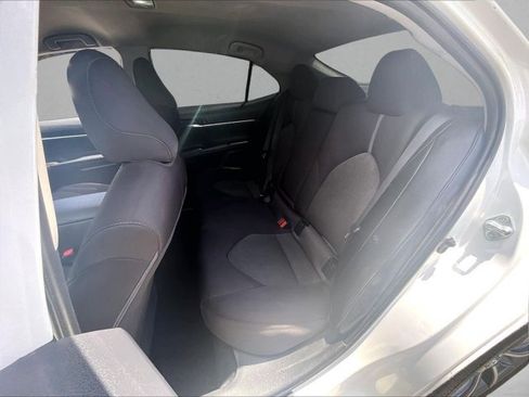 Used 2022 Toyota Camry LE FWD image 28