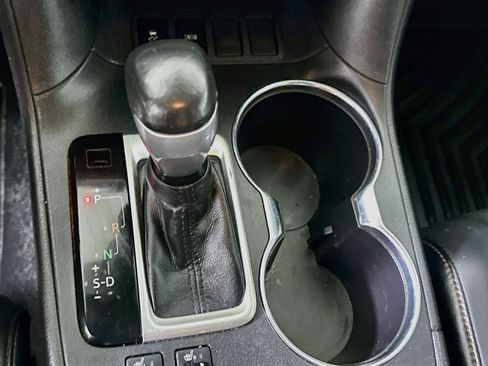 Used 2019 Toyota Highlander XLE FWD image 22