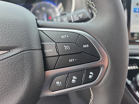 New 2027 Chrysler Pacifica Select AWD/4WD image 20