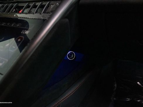 Used 2023 Lamborghini Urus Performante AWD/4WD image 50