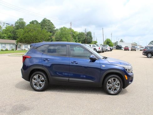 Used 2026 Kia Seltos LX FWD image 5