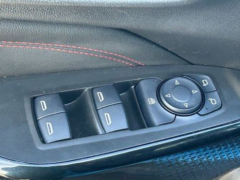 Used 2025 Chevrolet Trax RS w/ Sunroof Package image 25