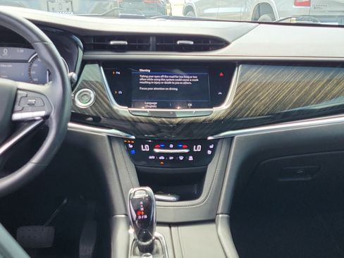 Used 2021 Cadillac XT6 Premium Luxury AWD/4WD image 19