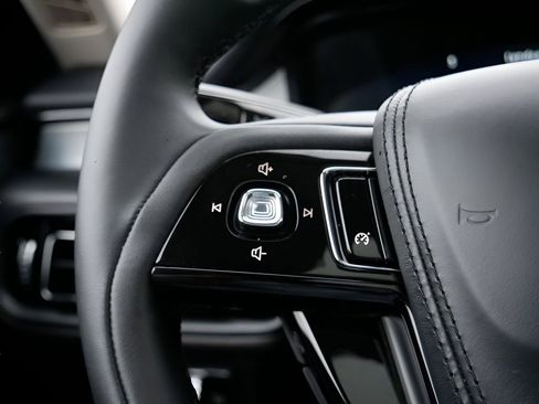 Used 2023 Lincoln Aviator AWD w/ Premium Package image 19