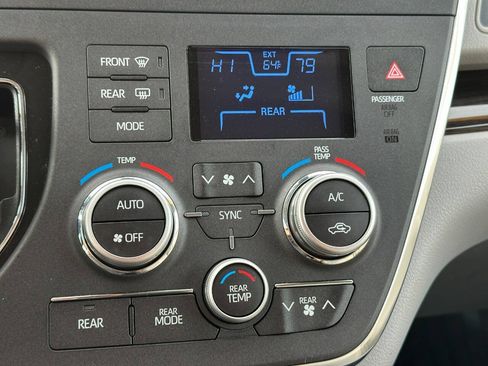 Used 2019 Toyota Sienna XLE w/ XLE Navigation Package AWD/4WD image 45