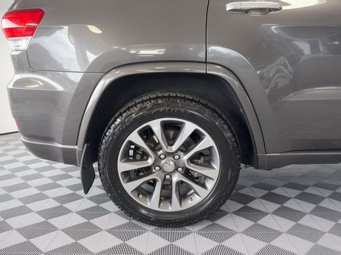 Used 2018 Jeep Grand Cherokee Overland AWD/4WD image 13