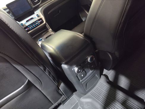 Used 2022 Ford Explorer XLT w/ Equipment Group 202A AWD/4WD image 22