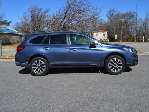 Used 2017 Subaru Outback 2.5i Limited image 7
