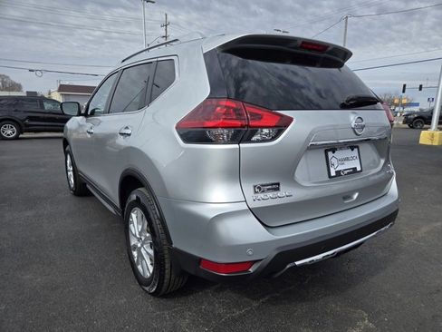Used 2020 Nissan Rogue SV image 7