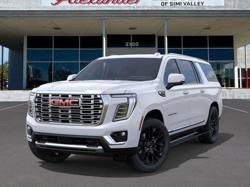 New 2026 GMC Yukon XL Denali w/ Sun & Power Step Package image 6