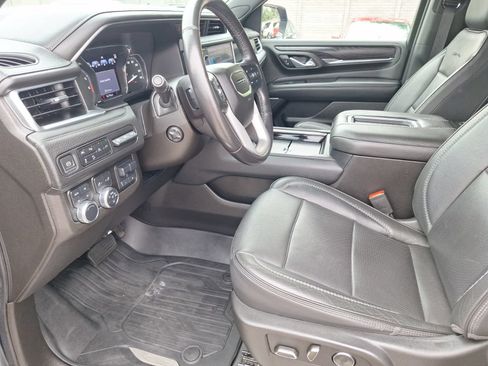 Used 2021 GMC Yukon Denali w/ Denali Premium Package AWD/4WD image 17