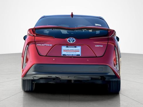 Certified 2022 Toyota Prius Prime Limited FWD image 4