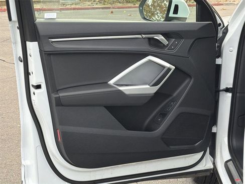 Used 2024 Audi Q3 2.0T Premium image 18