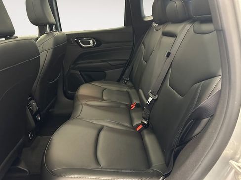 Used 2025 Jeep Compass Limited w/ High Altitude Package AWD/4WD image 13