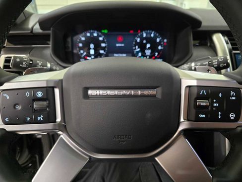 Used 2025 Land Rover Discovery S AWD/4WD image 25