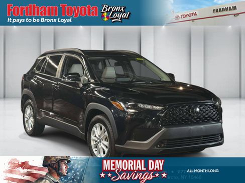Used 2024 Toyota Corolla Cross LE w/ Moonroof Package AWD/4WD image 1