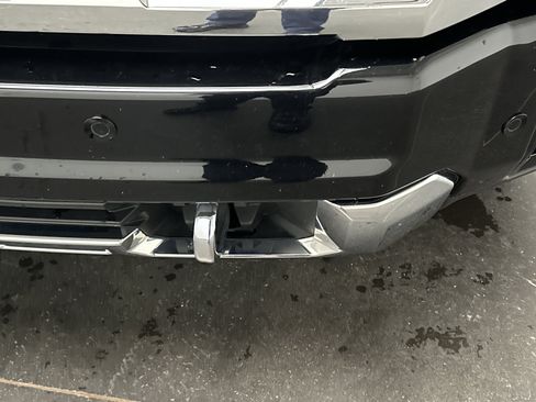 Used 2024 GMC Sierra 3500 Denali w/ Technology Package image 3