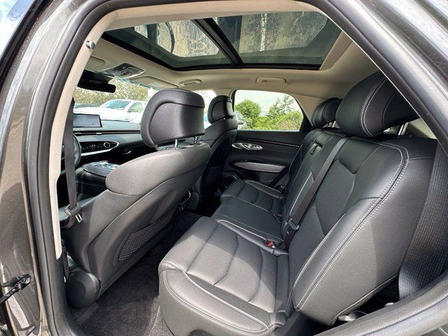 Used 2025 Genesis GV70 2.5T w/ Advanced Package AWD/4WD image 14