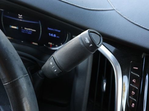 Used 2020 Cadillac Escalade Luxury image 23