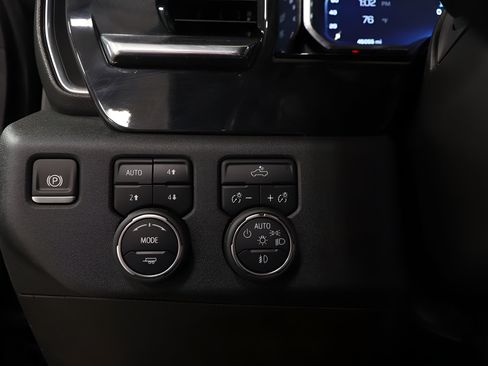 Used 2024 Chevrolet Silverado 1500 RST w/ Z71 Off-Road Package AWD/4WD image 18