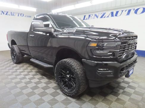 Used 2025 RAM 2500 Big Horn AWD/4WD image 5