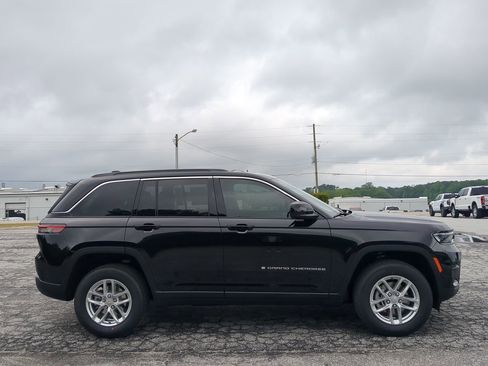 New 2025 Jeep Grand Cherokee Laredo X w/ Luxury Tech Group I image 2