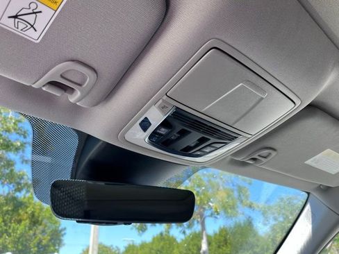 Used 2023 Acura MDX SH-AWD image 9