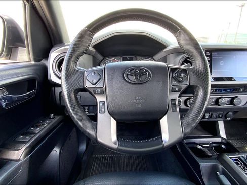 Used 2021 Toyota Tacoma TRD Off-Road w/ TRD Premium Off Road Package AWD/4WD image 6