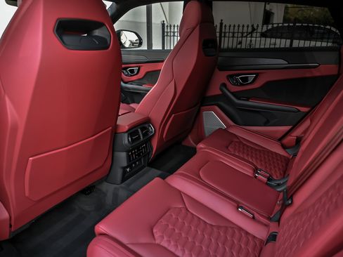 Used 2022 Lamborghini Urus AWD/4WD image 31