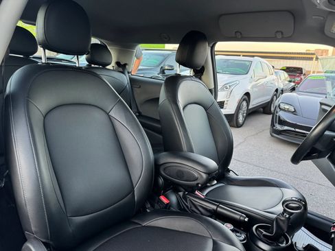 Used 2017 MINI Cooper 2-Door Hardtop image 16