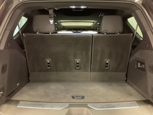 Used 2022 Cadillac Escalade Premium Luxury AWD/4WD image 38