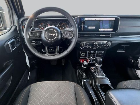 Used 2026 Jeep Gladiator Mojave AWD/4WD image 6