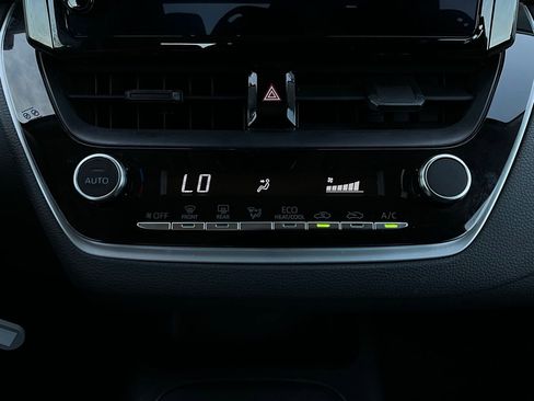 Used 2025 Toyota Corolla LE image 24