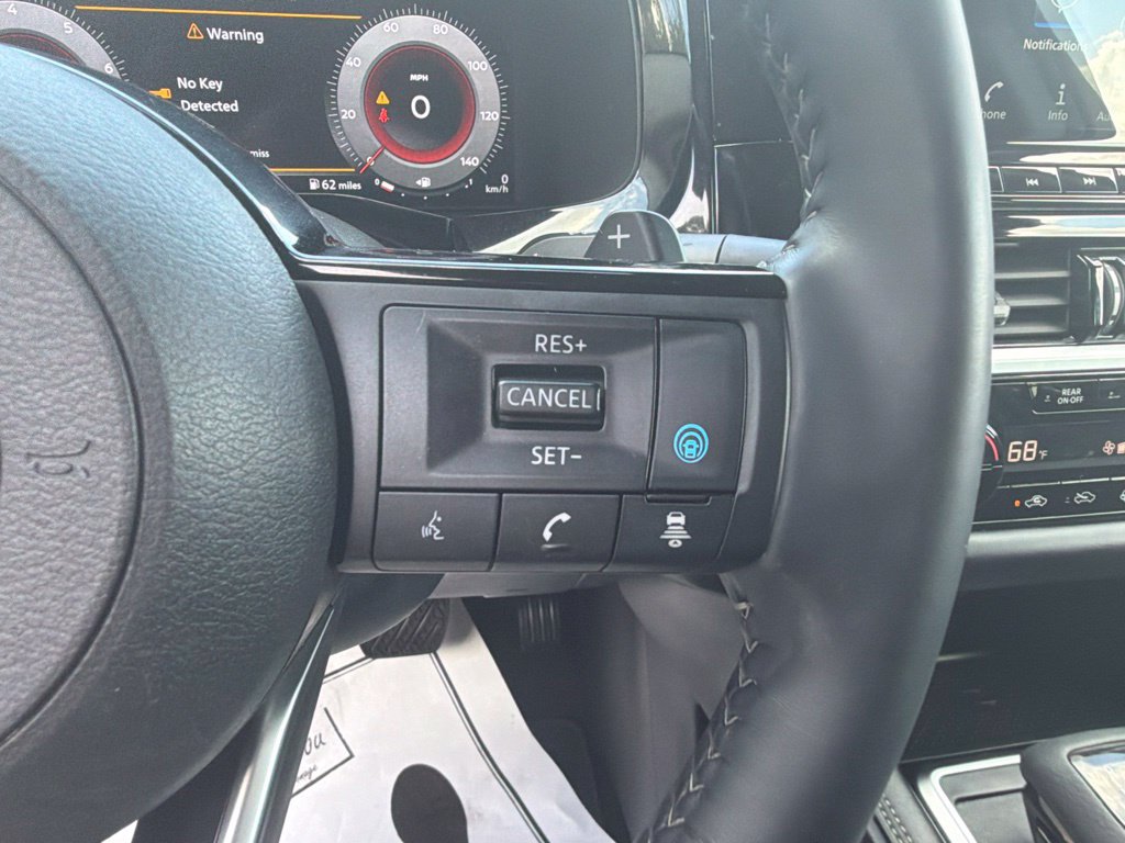 Used 2025 Nissan Pathfinder Platinum FWD image 17