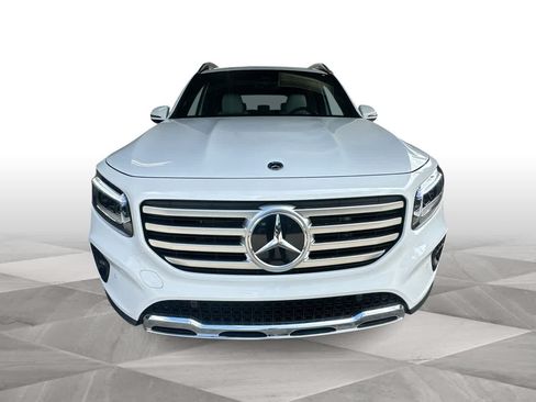 Used 2025 Mercedes-Benz GLB 250 4MATIC w/ Exclusive Package image 3