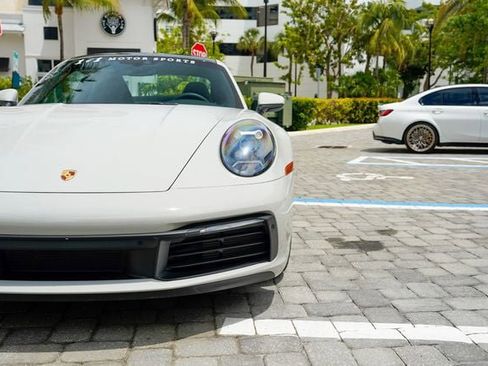 Used 2021 Porsche 911 Carrera 4 image 7