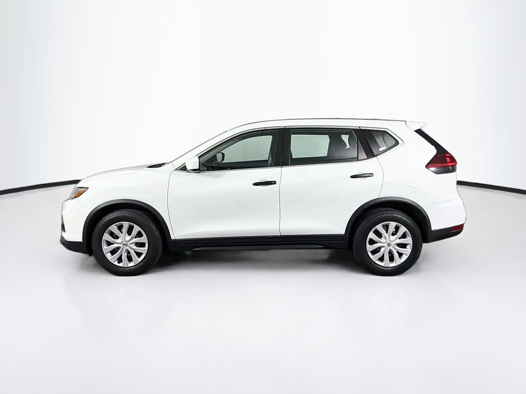 Used 2018 Nissan Rogue S FWD image 4