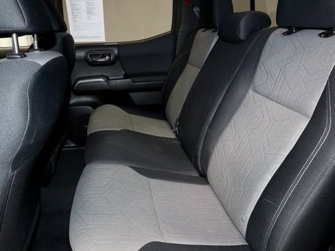 Used 2022 Toyota Tacoma TRD Sport image 21