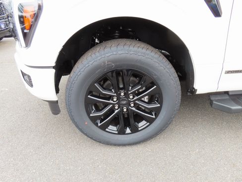 New 2025 Ford F150 Lariat w/ Equipment Group 502A High image 9