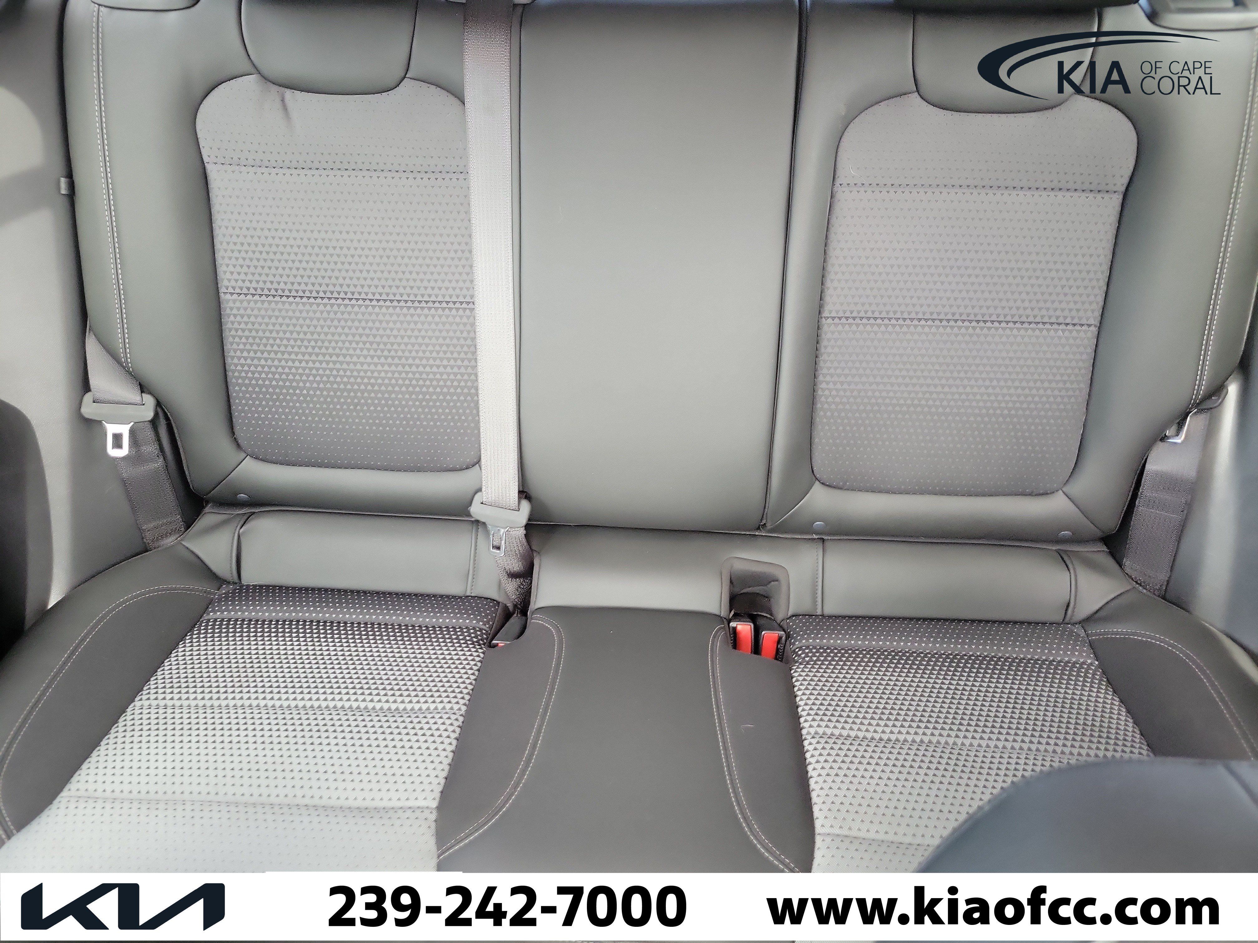 Used 2025 Chevrolet Trax LT w/ Driver Confidence Package FWD image 30