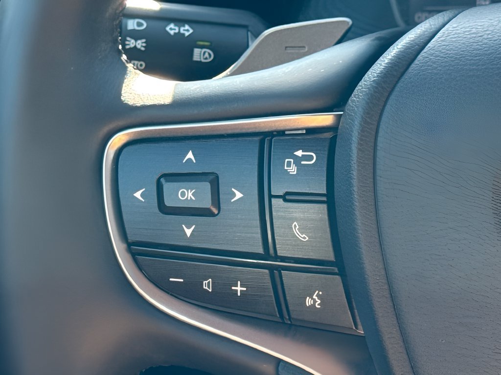 Used 2022 Lexus ES 300h w/ Premium Package FWD image 16